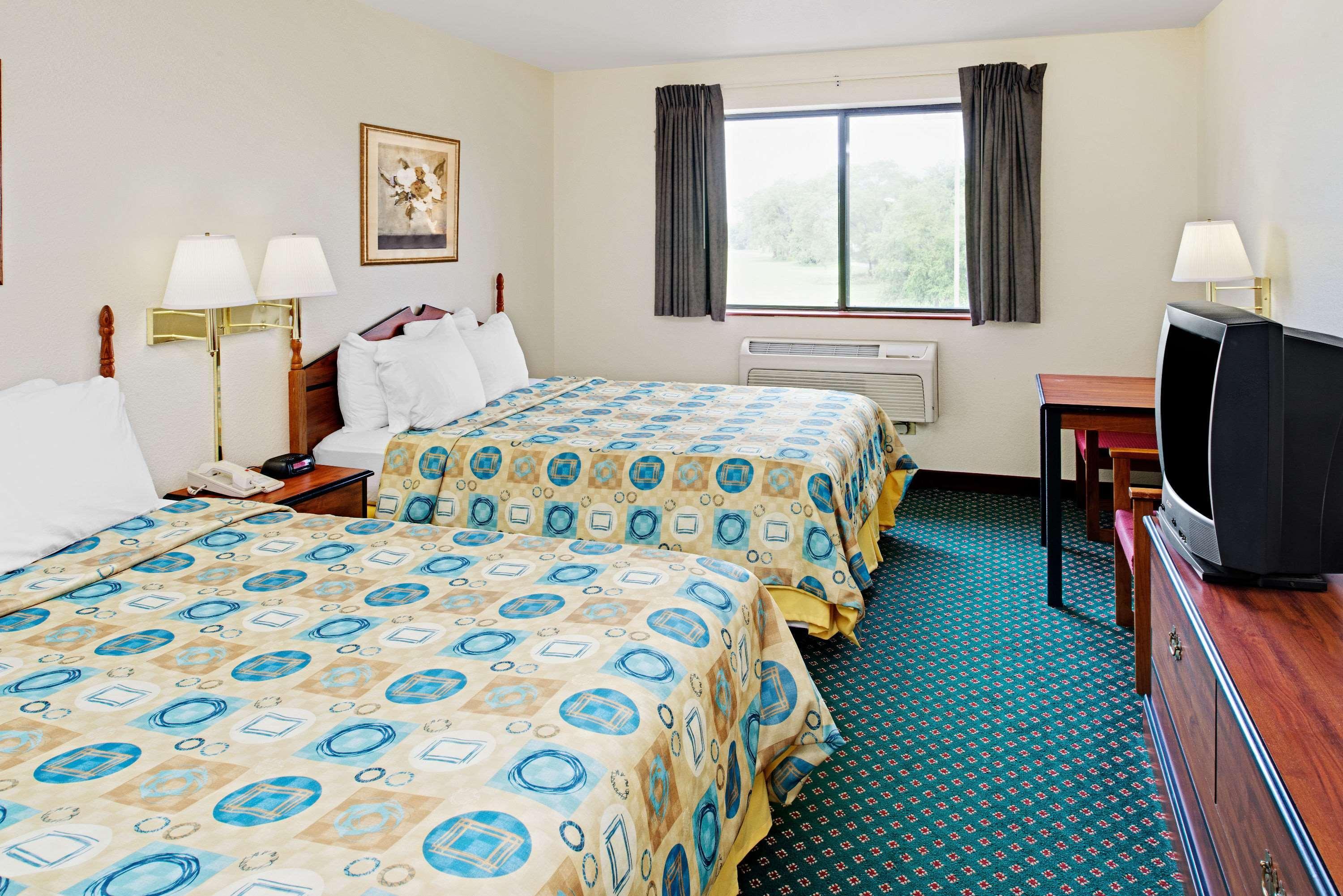 Super 8 By Wyndham Omaha Eppley Airport/Carter Lake Exterior photo