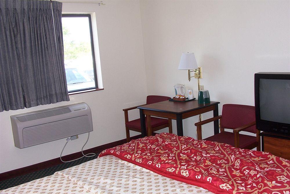 Super 8 By Wyndham Omaha Eppley Airport/Carter Lake Exterior photo